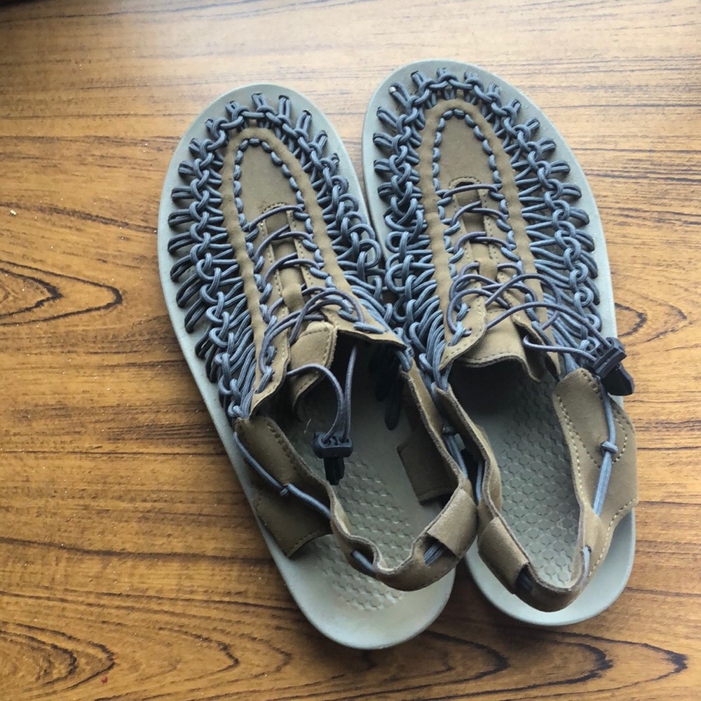 Jamon Uneek sandal